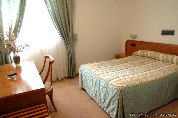 Hotel Novo Ponferrada Oda fotoğraf