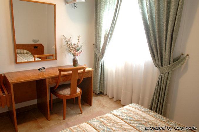 Hotel Novo Ponferrada Oda fotoğraf